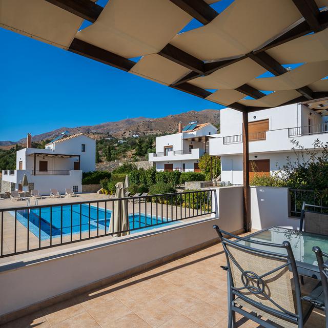 Aparthotel Lenikos