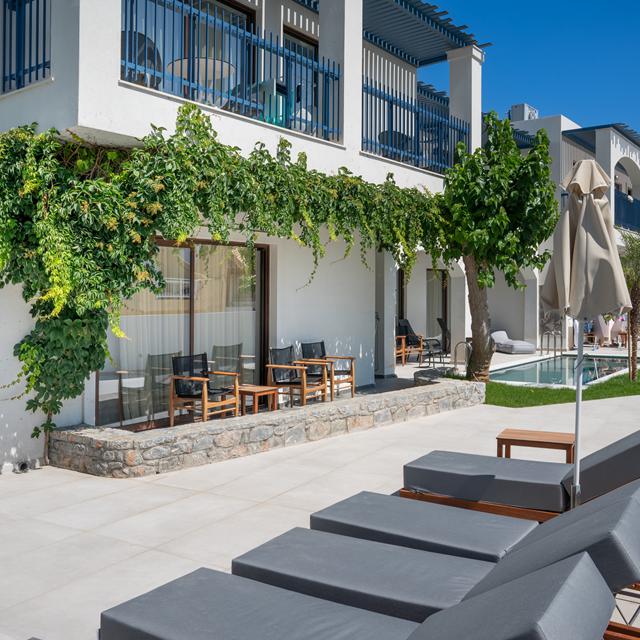 Mika Villas & Suites