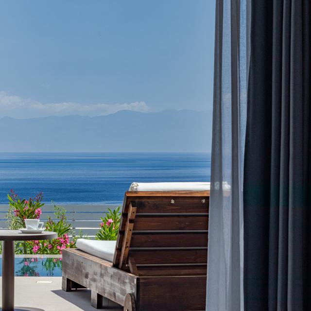 Colonides Retreat Sea & Silence