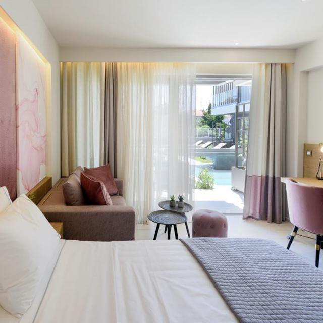 Serenity Suites 4 Keys