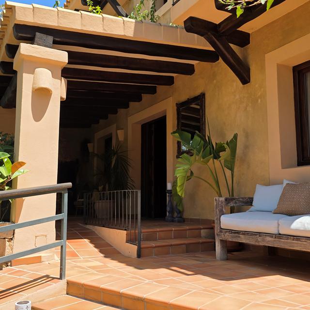 Casa Naya