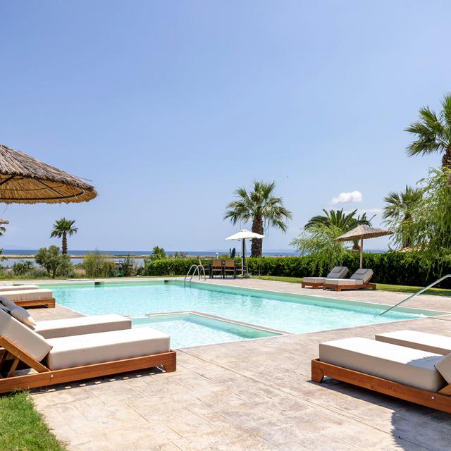 Flamingo View Suites & Villas