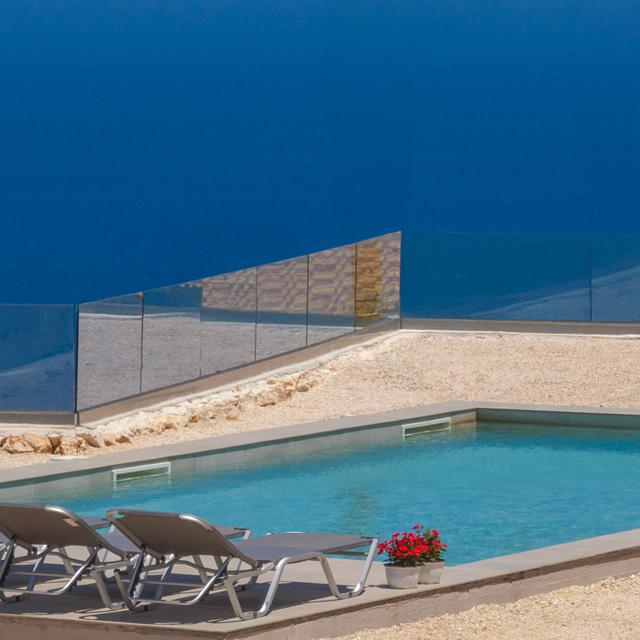 Royal Majestic Suites