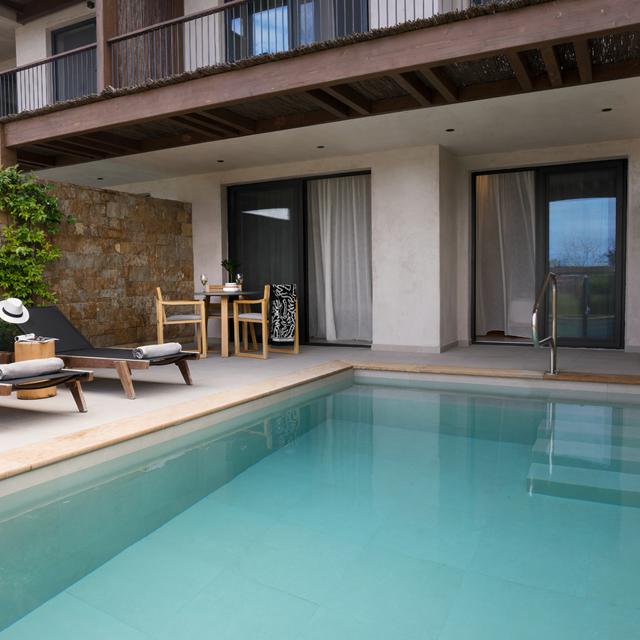 Pnoes Luxury Suites