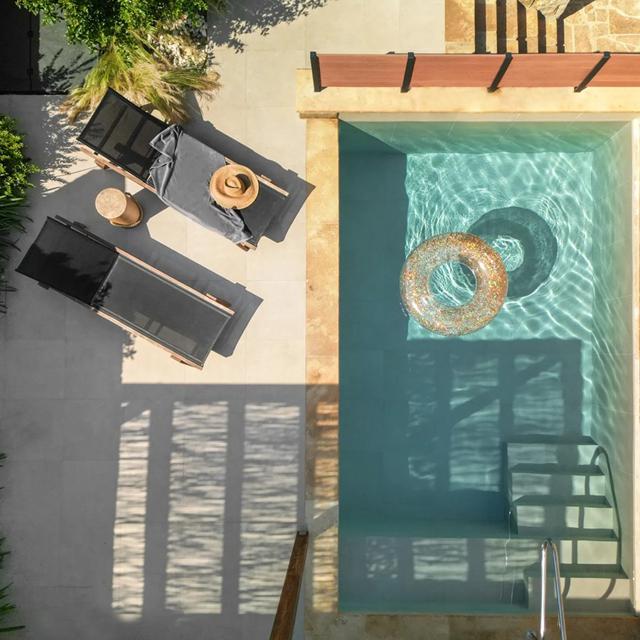 Pnoes Luxury Suites