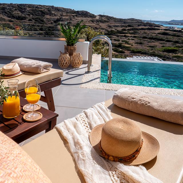 Theros Luxury Villas
