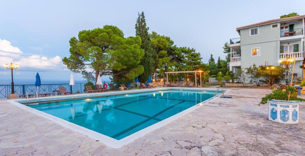 Zwembad met uitzicht